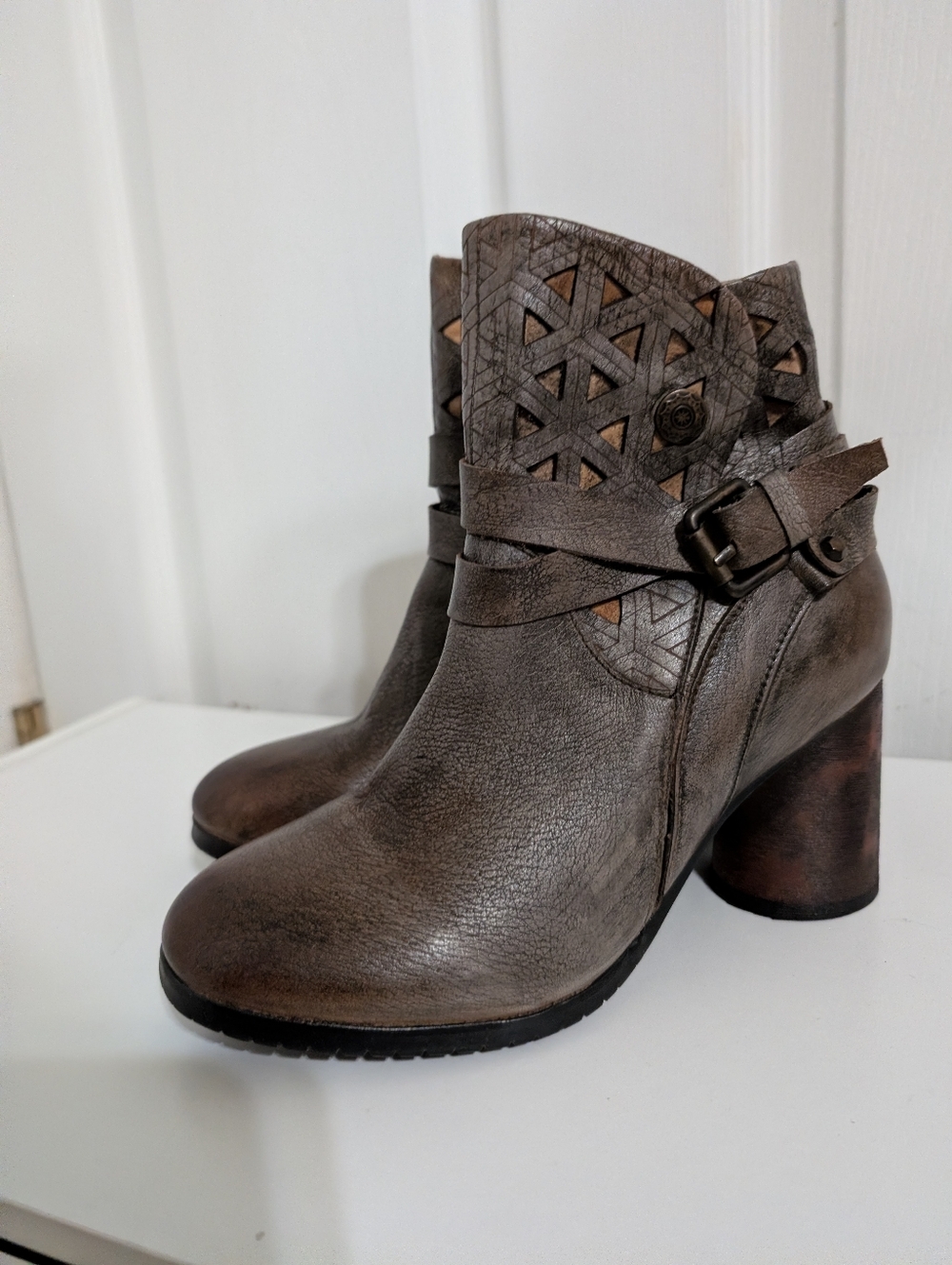L'artiste Spring Step Women's Boots Madonna Brown Leather Heels 36 Us 5.5-6